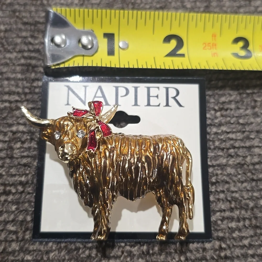 NAPIER WOMEN'S FASHION JEWELRY PIN BEAUTIFUL COW WITH GOLDTONE & RED RIBBON